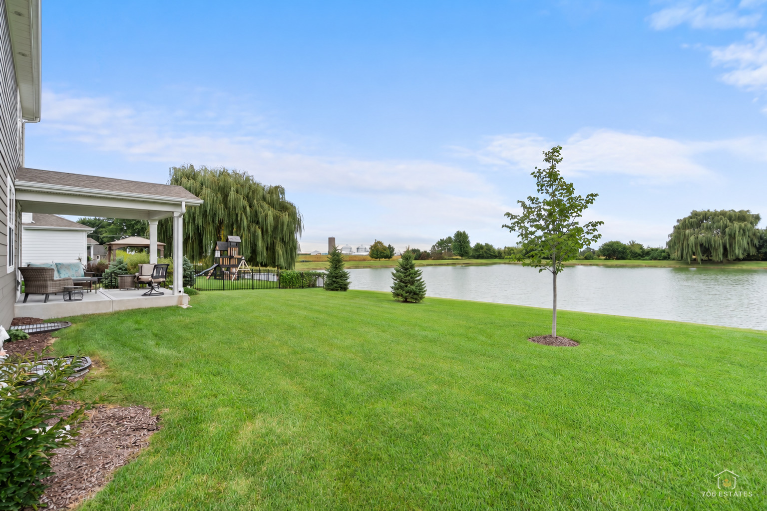695 Kentshire Circle Property Photo 5