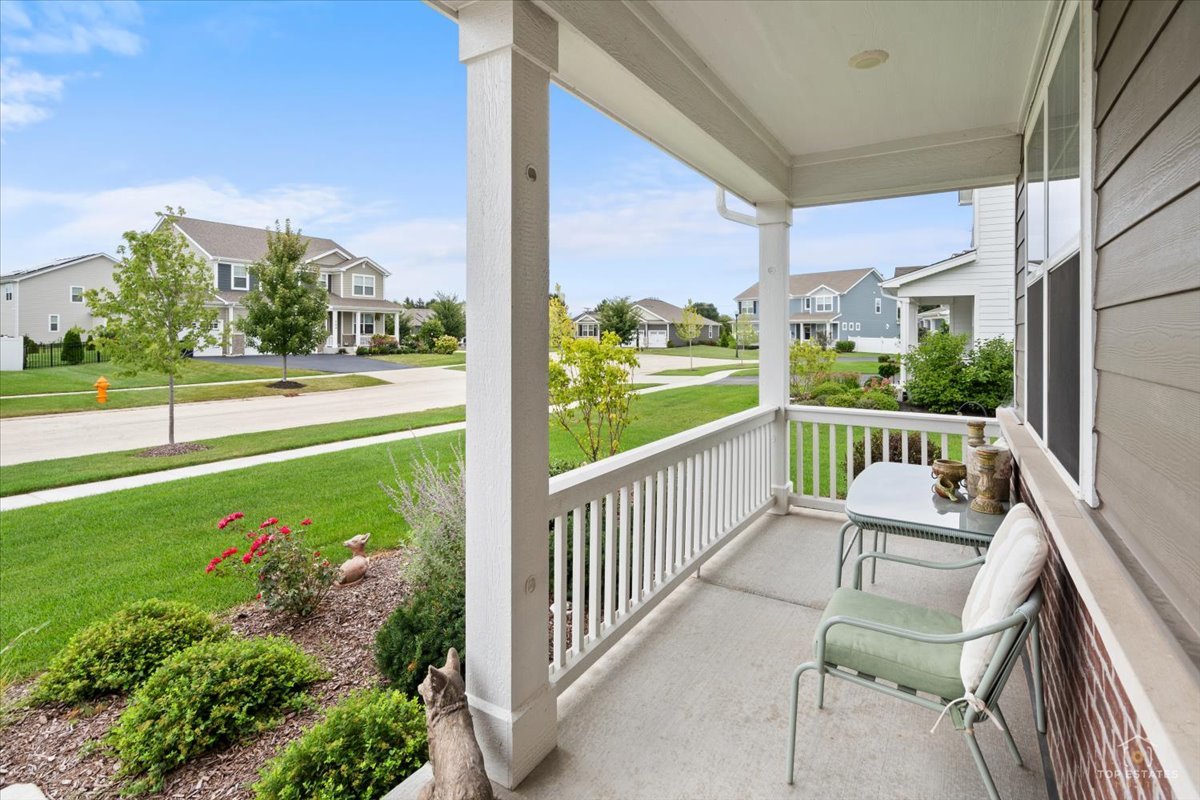 695 Kentshire Circle Property Photo 7
