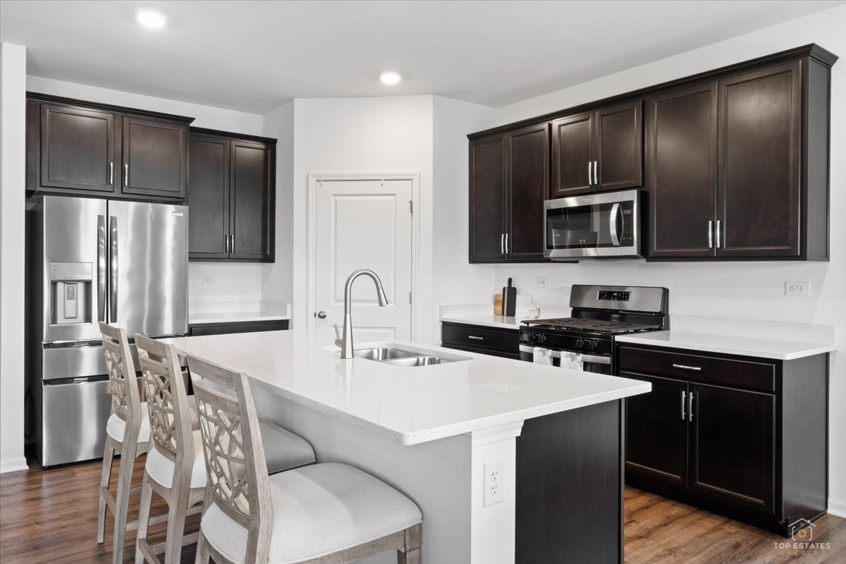 695 Kentshire Circle Property Photo 12