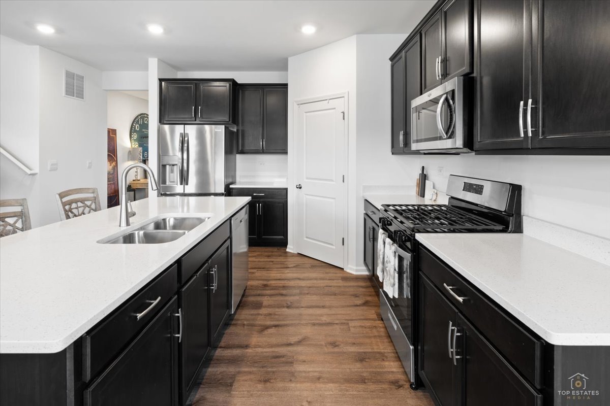 695 Kentshire Circle Property Photo 13