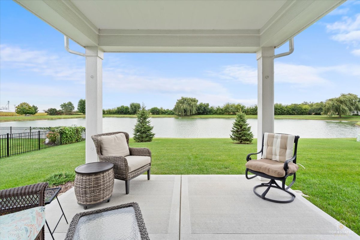 695 Kentshire Circle Property Photo 17