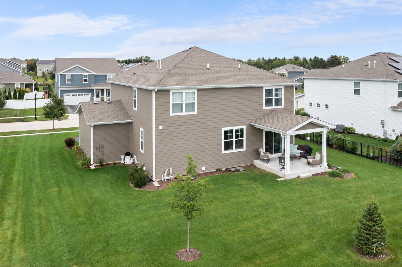 695 Kentshire Circle Property Photo 46