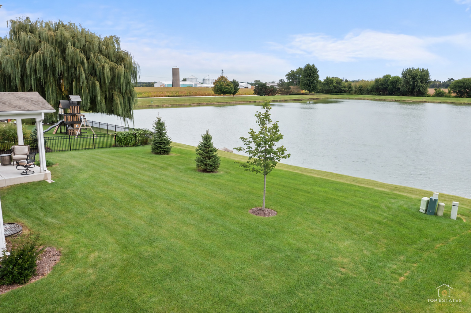 695 Kentshire Circle Property Photo 47