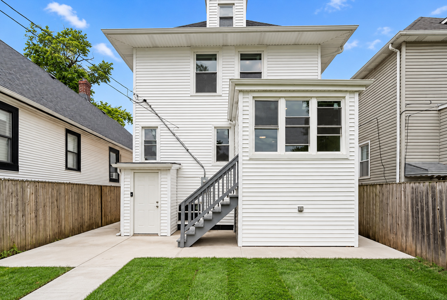 543 N Leclaire Avenue Property Photo 69