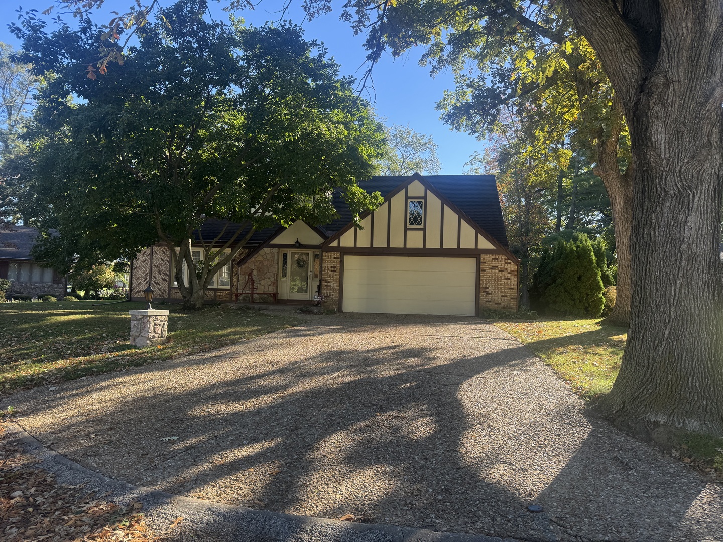 4135 Coachlight Court Property Photo 1