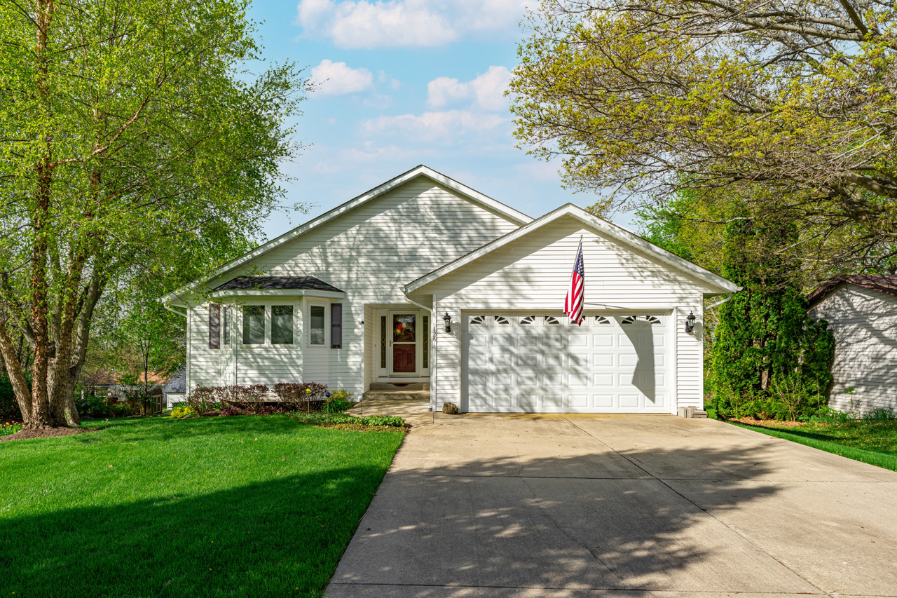 1261 Lake Summerset Road Property Photo 1