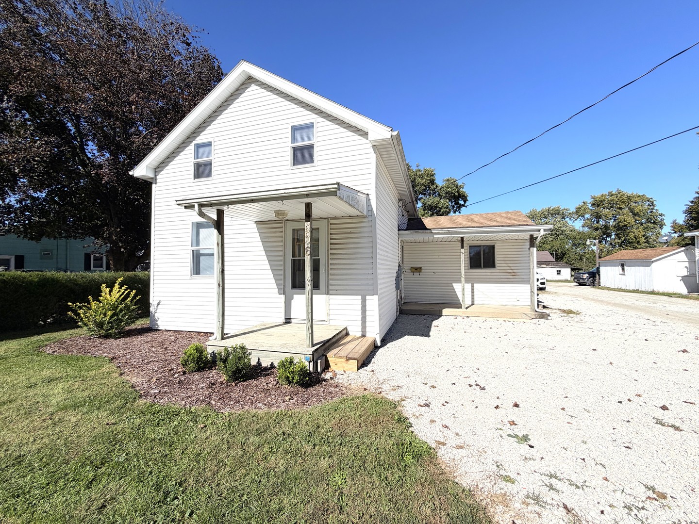 506 W Lincoln Avenue Property Photo 1