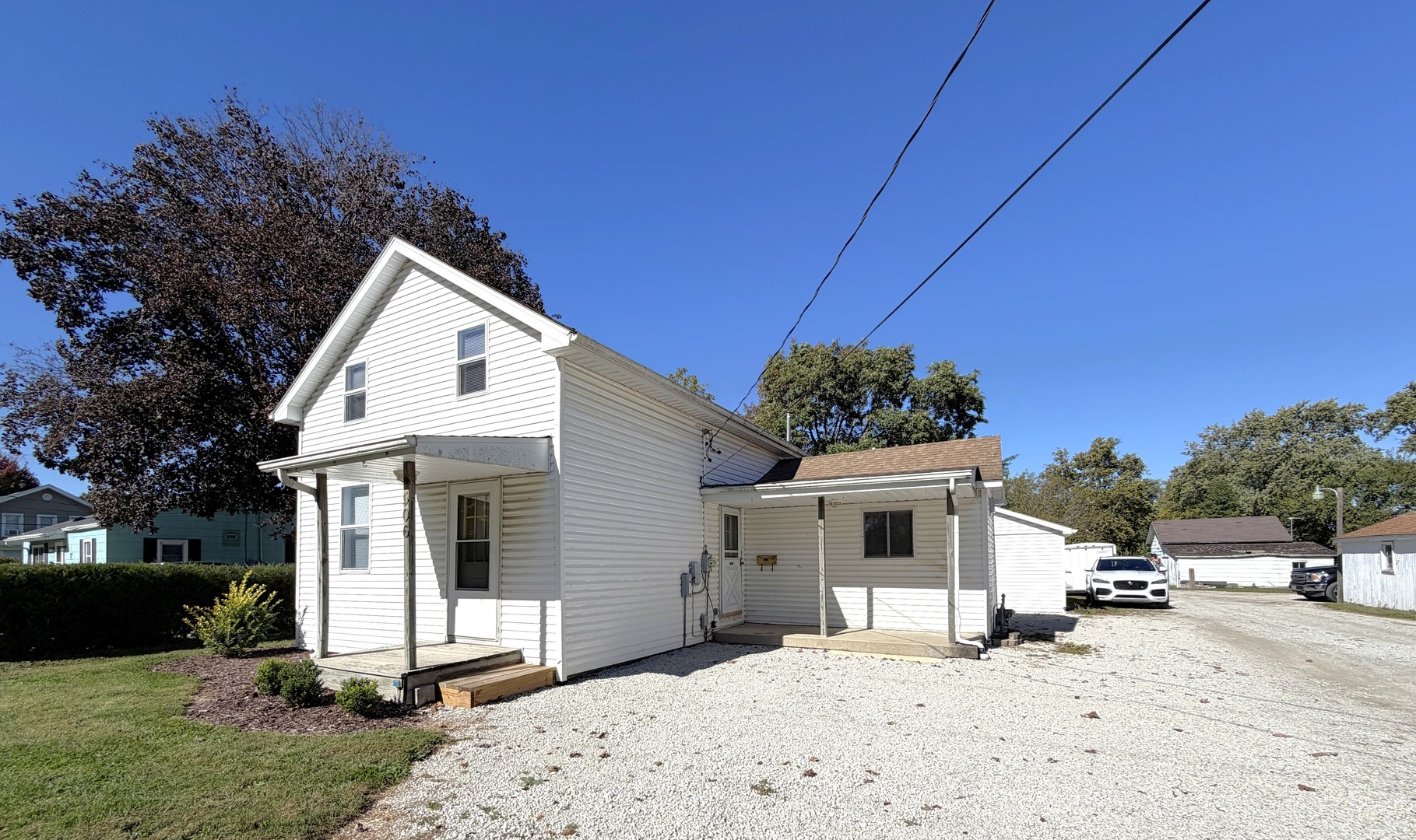506 W Lincoln Avenue Property Photo 3