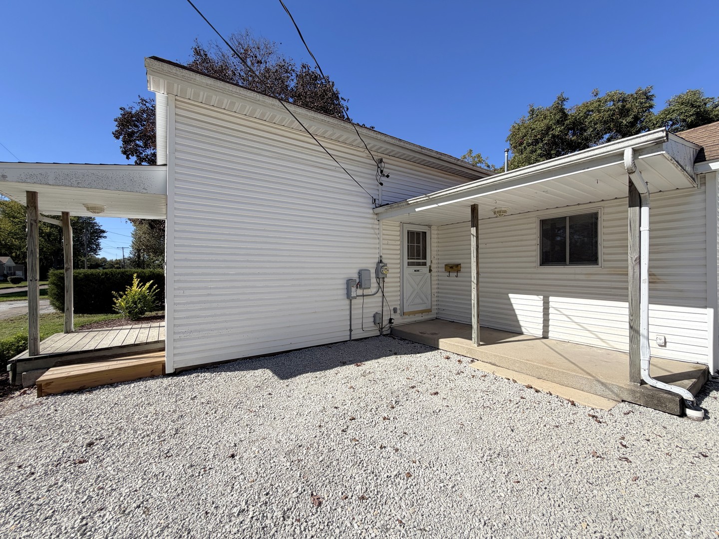 506 W Lincoln Avenue Property Photo 4