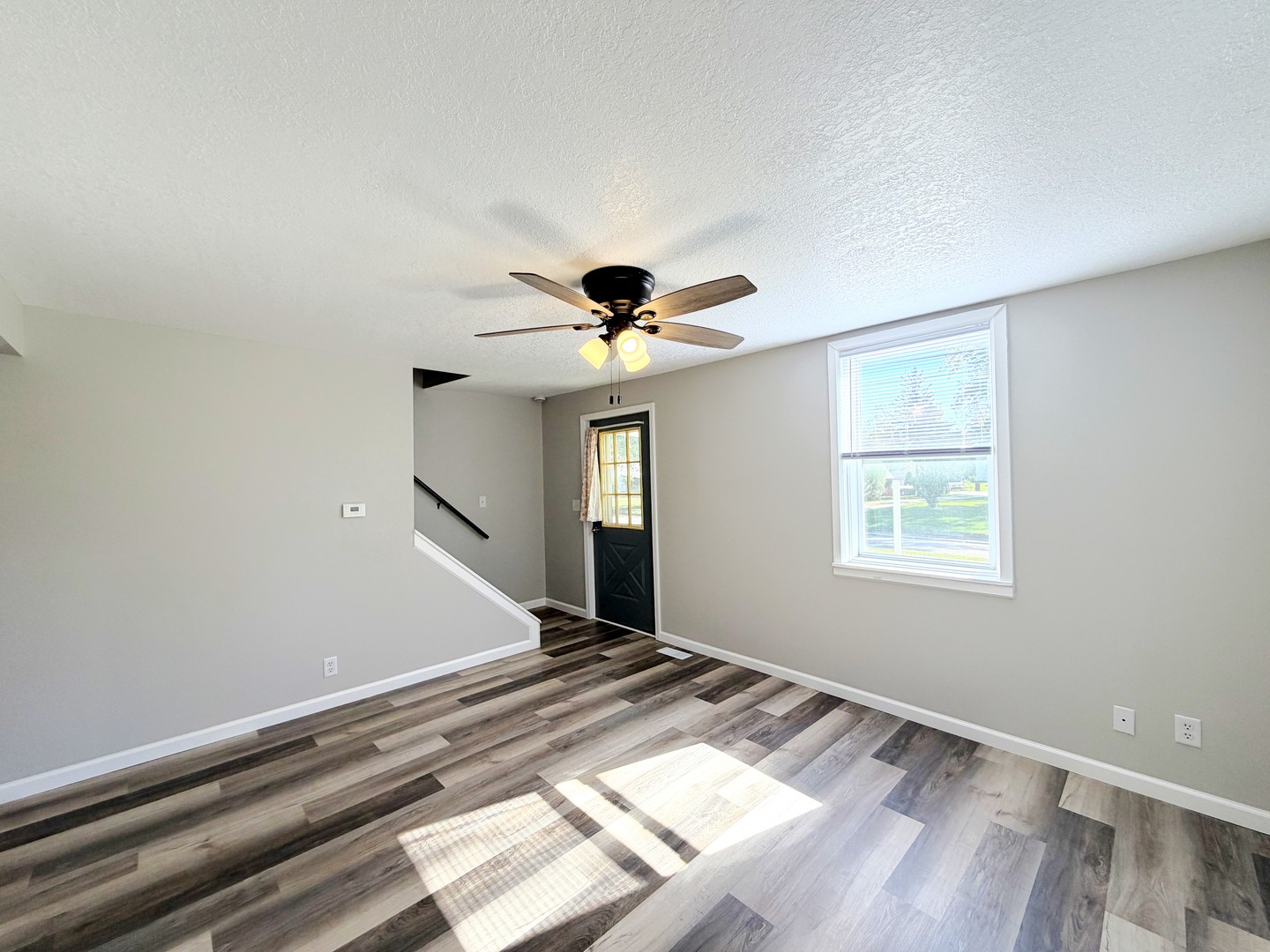 506 W Lincoln Avenue Property Photo 6