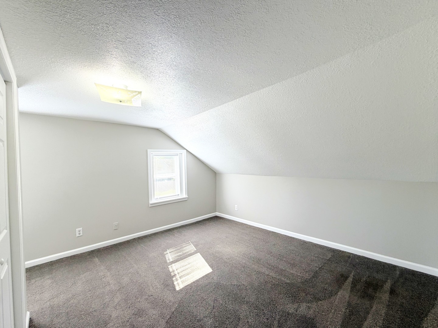 506 W Lincoln Avenue Property Photo 21