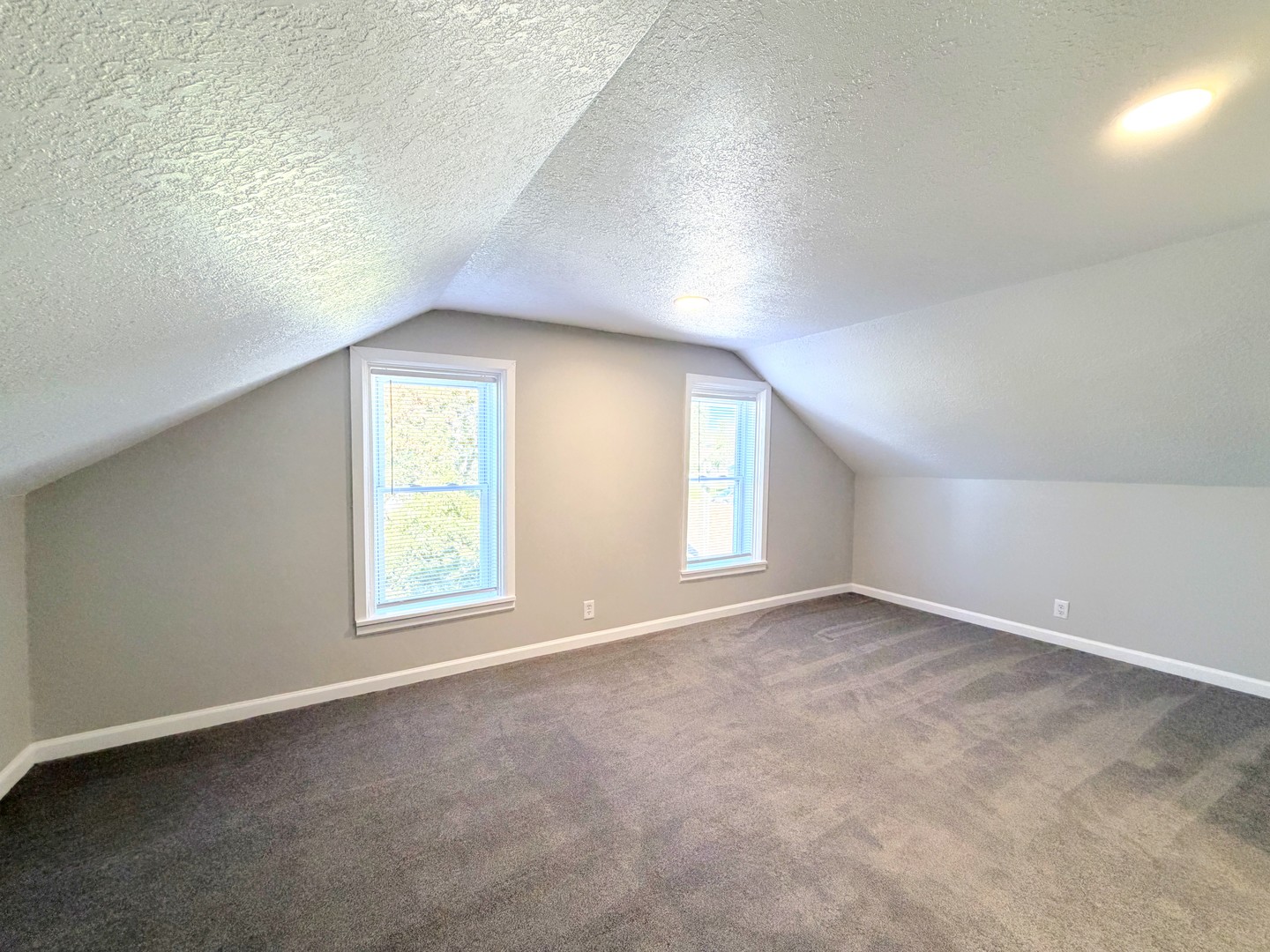 506 W Lincoln Avenue Property Photo 24