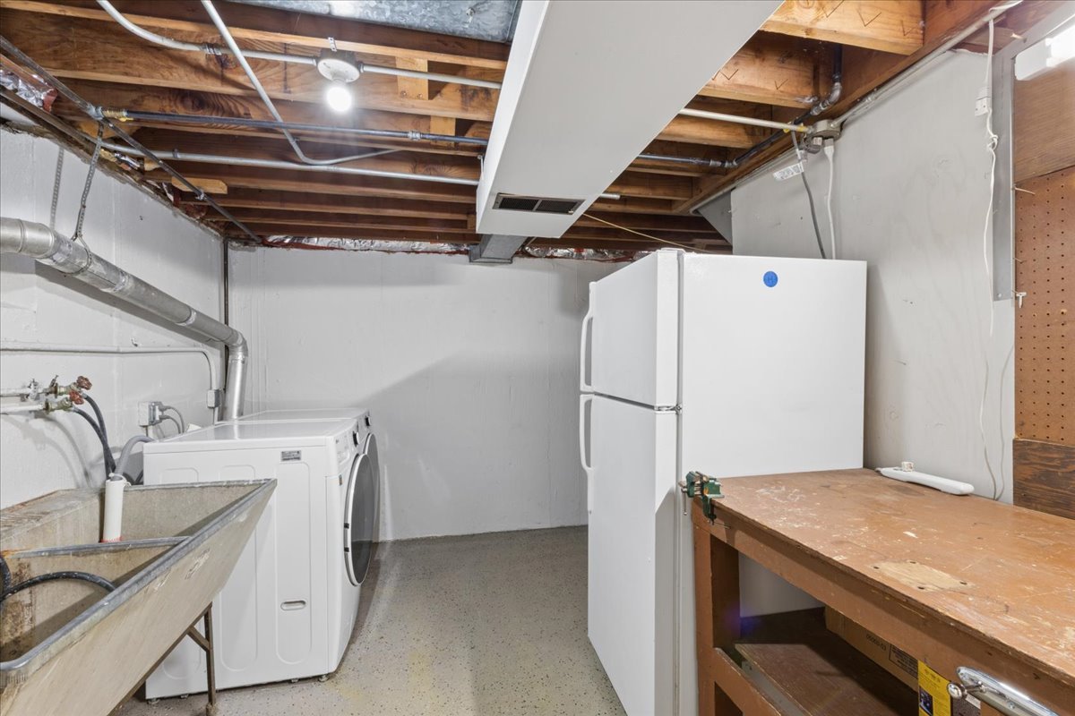 3605 Thayer Street Property Photo 27