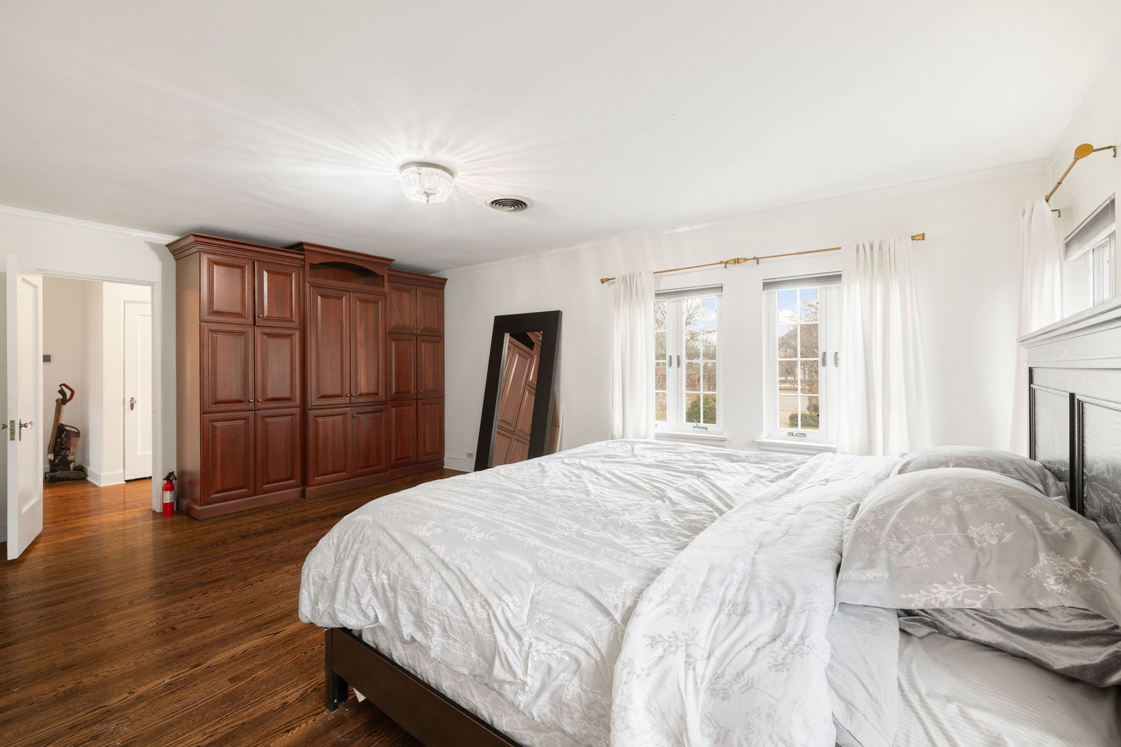 1210 William Street Property Photo 14