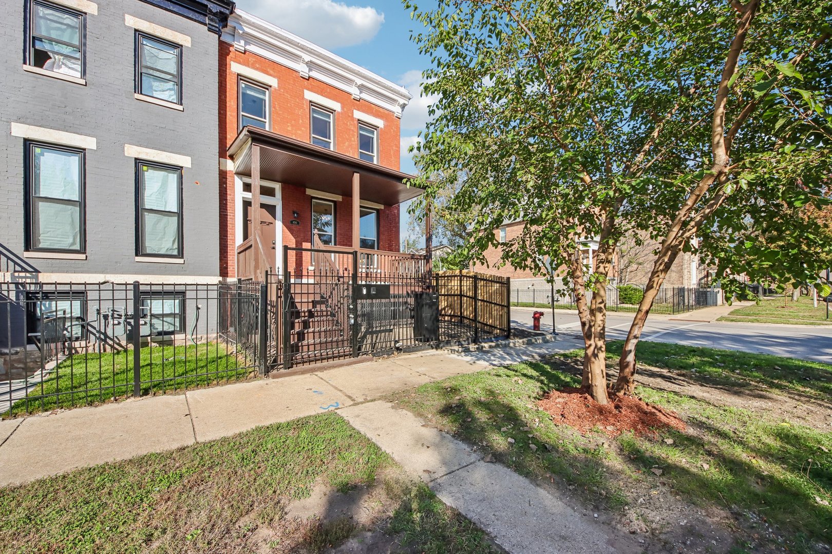 656 E Bowen Avenue Property Photo 2