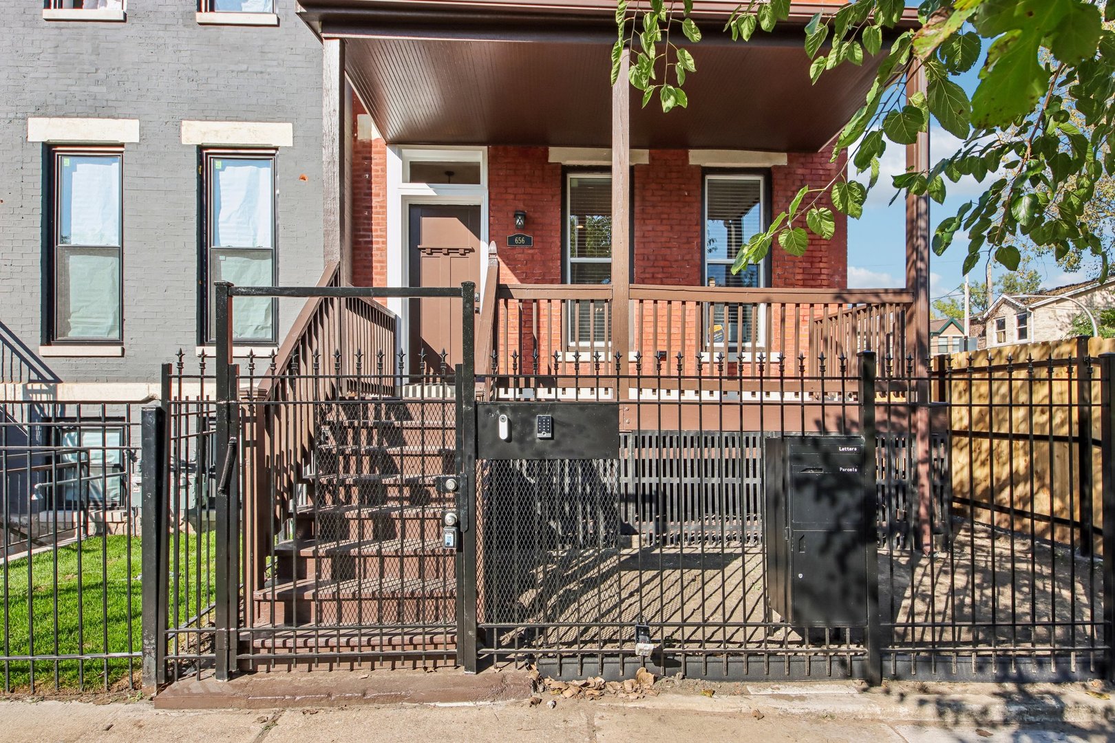 656 E Bowen Avenue Property Photo 3