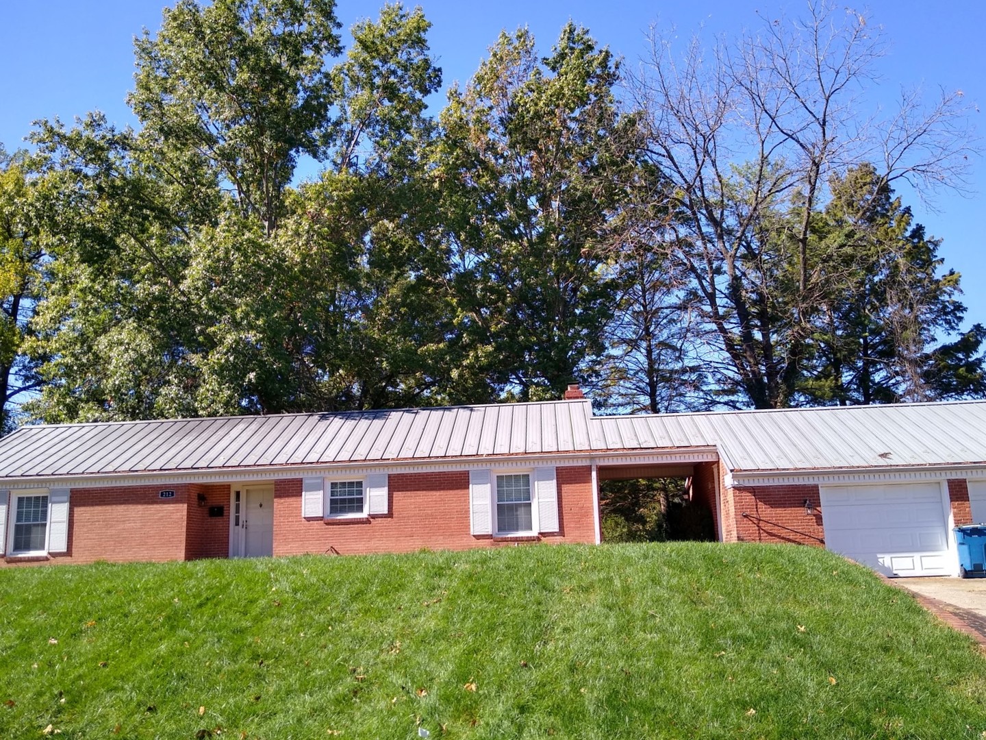 212 Apple Lane Property Photo 1