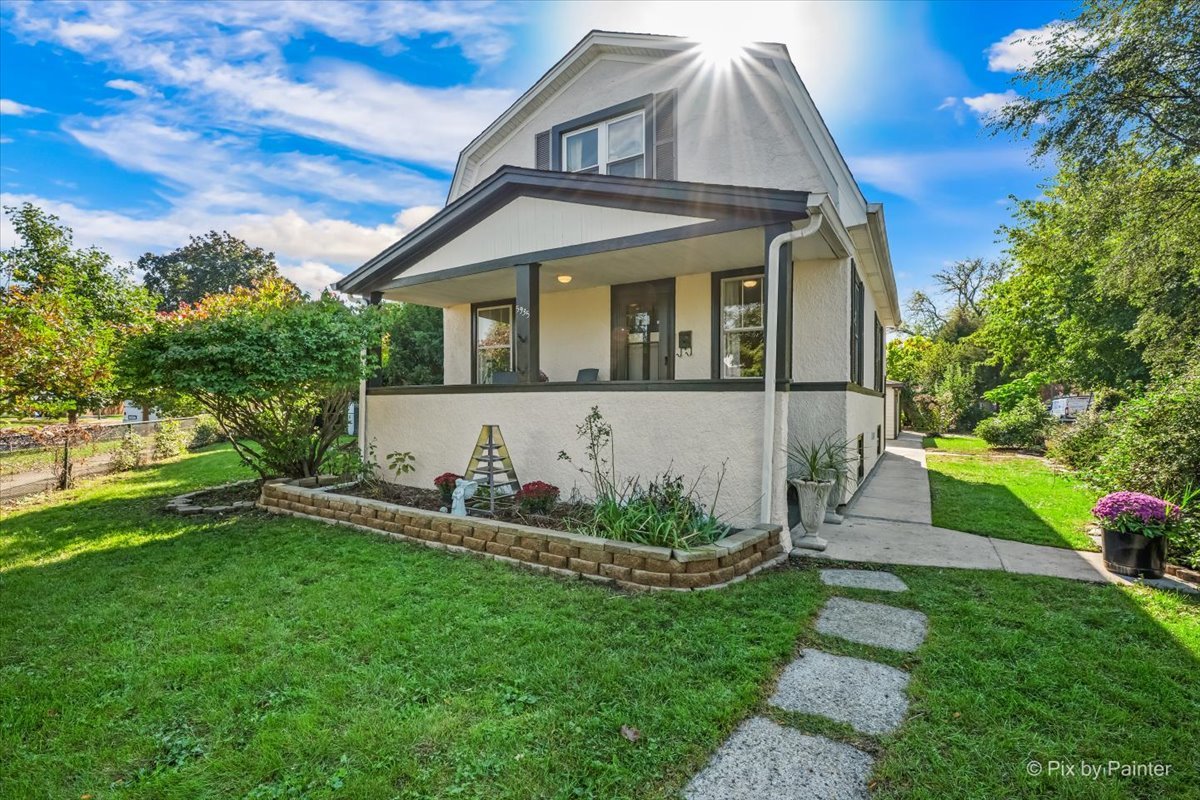 5935 W Thorndale Avenue Property Photo 1