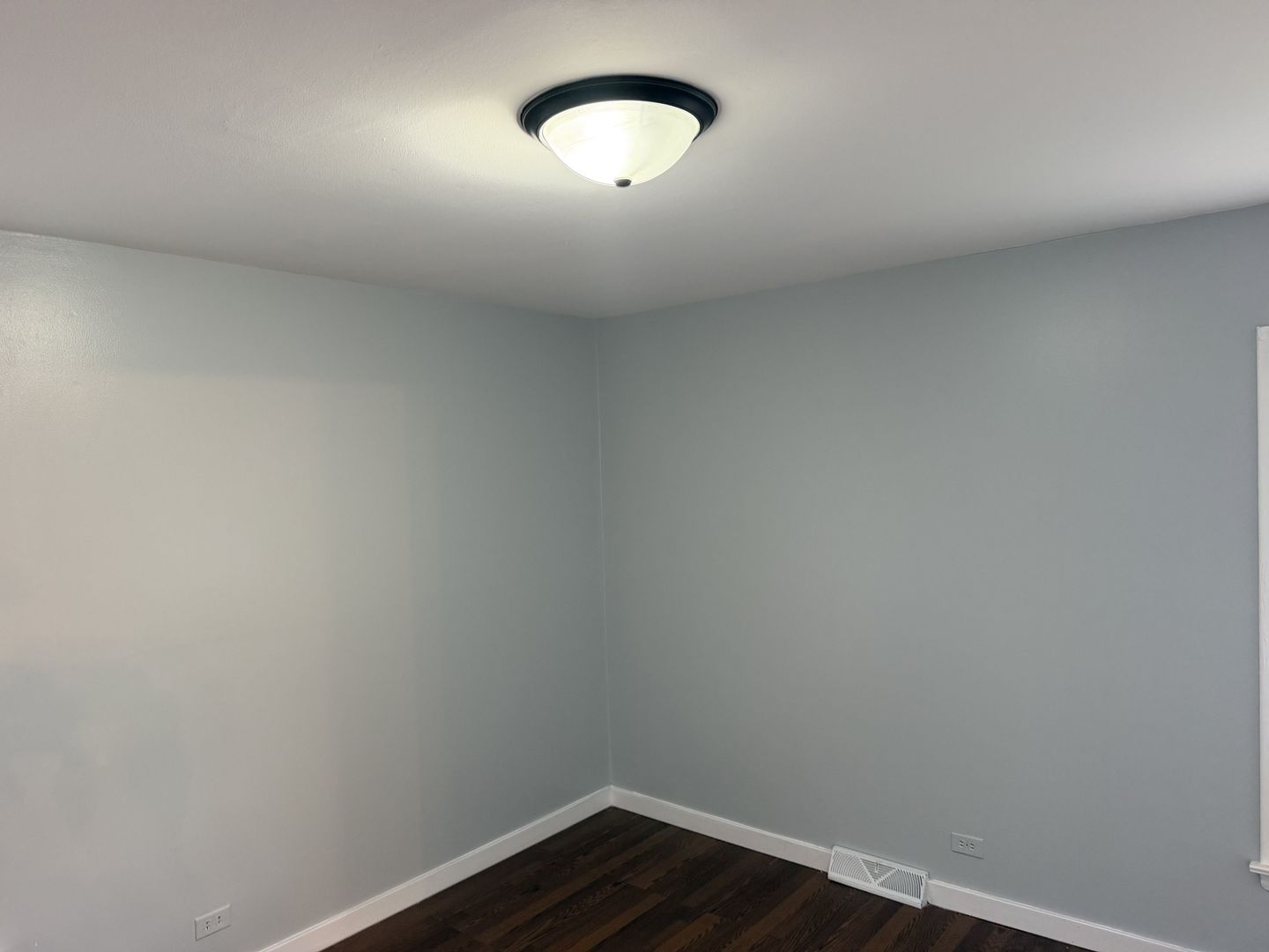 9438 S Champlain Avenue Property Photo 7