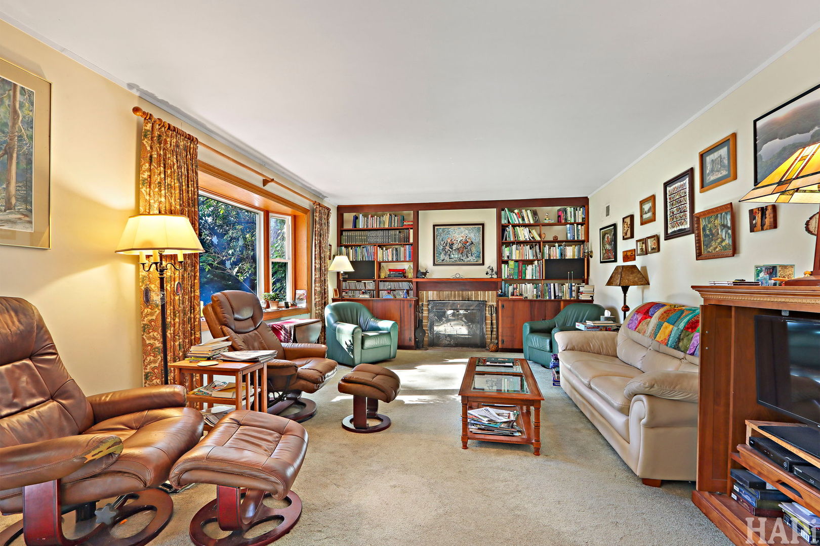 2361 Dewes Street Property Photo 4