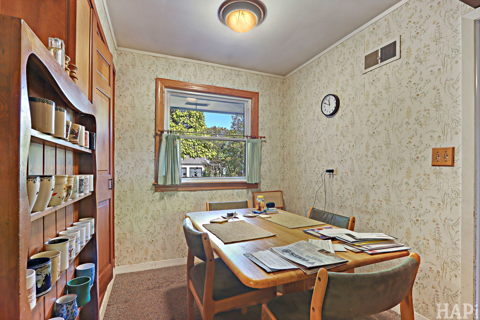 2361 Dewes Street Property Photo 9