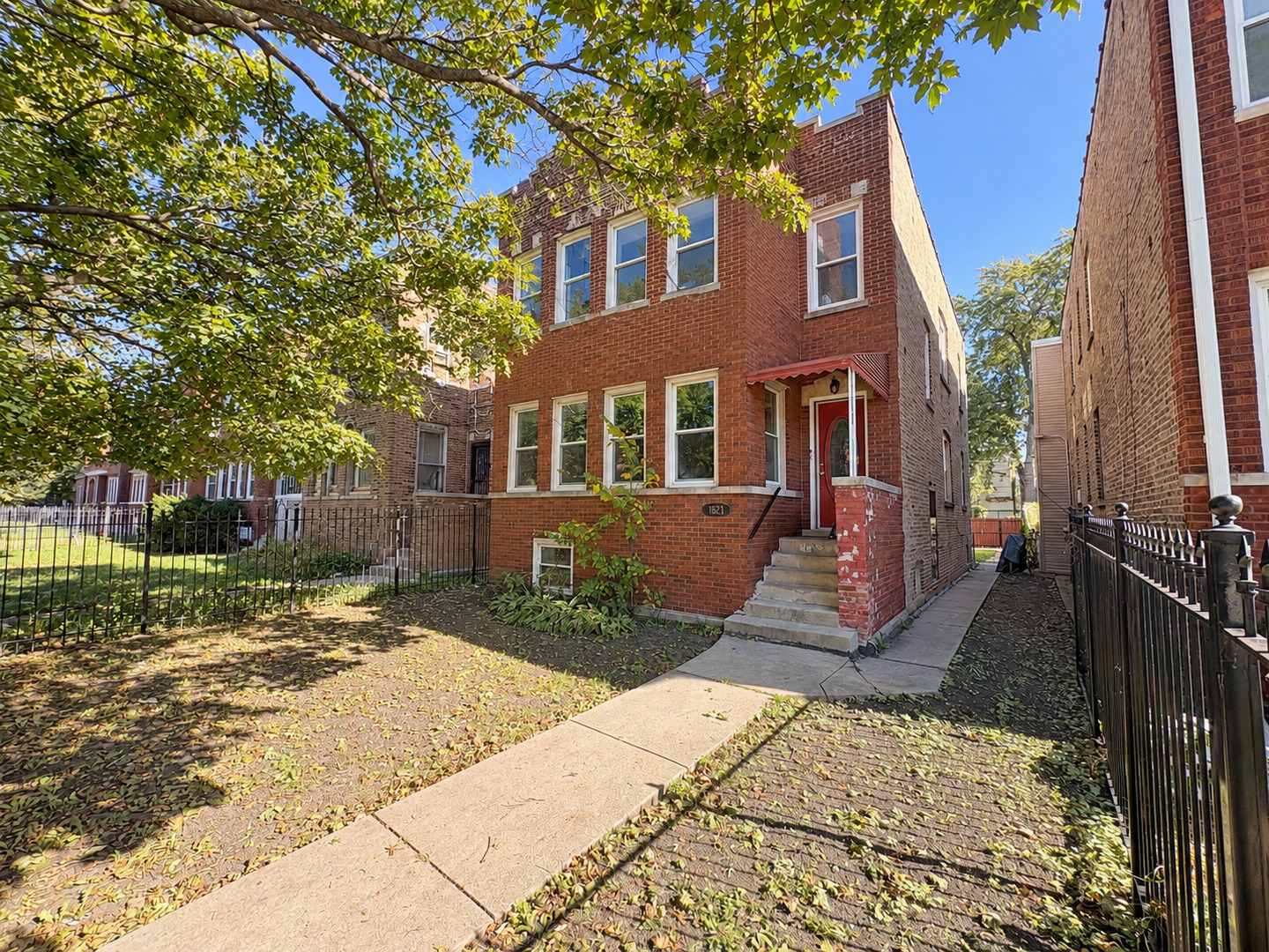 1621 N Meade Avenue Property Photo 1