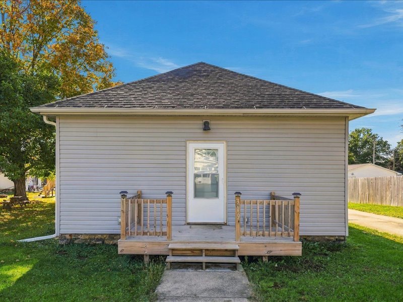 319 5th Street Property Photo 1