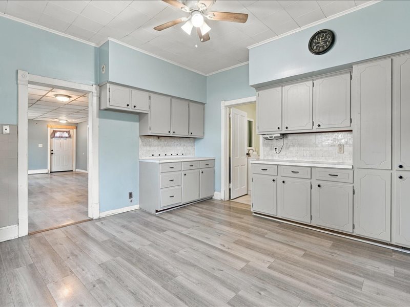 319 5th Street Property Photo 4