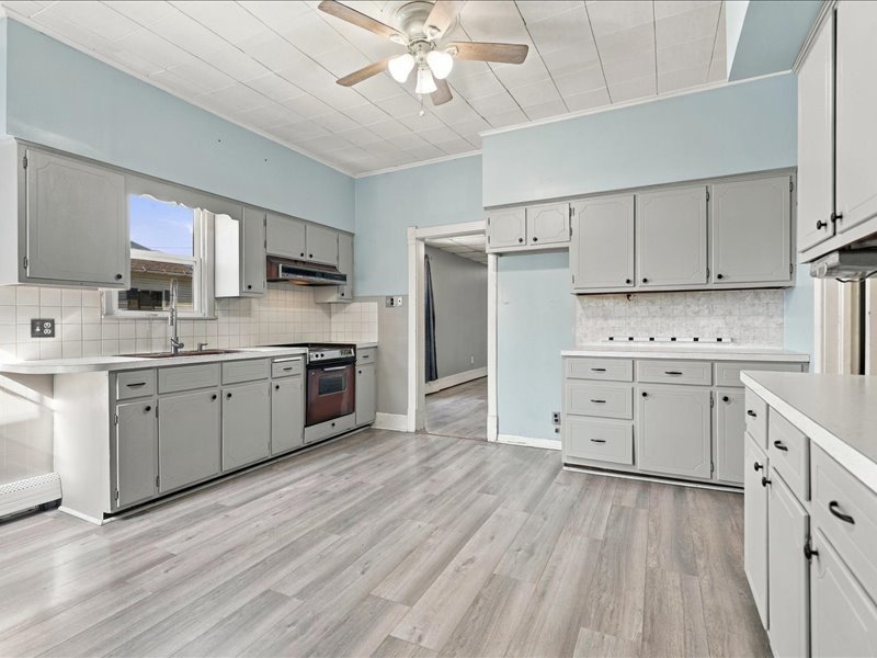 319 5th Street Property Photo 5