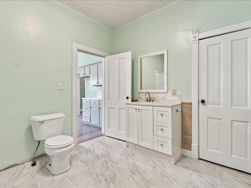 319 5th Street Property Photo 15