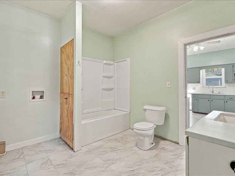 319 5th Street Property Photo 16