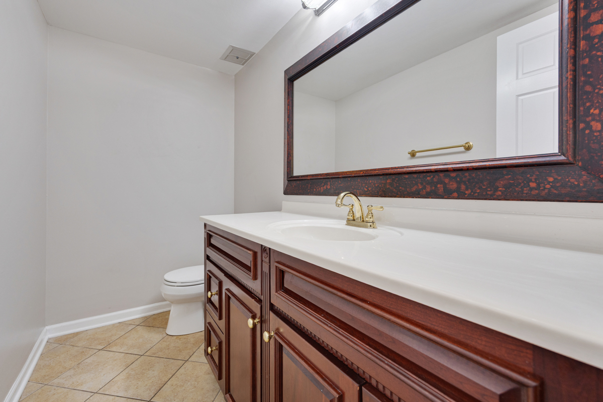 2206 W Lawrence Lane Property Photo 14