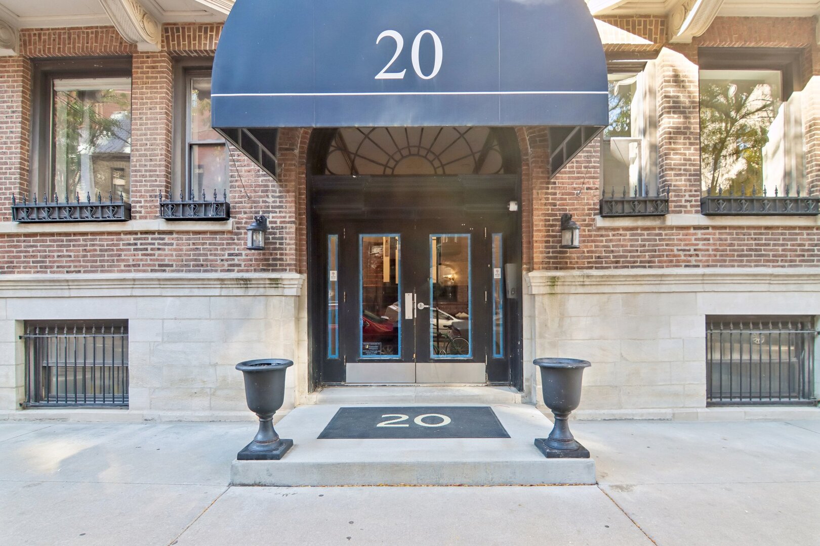 20 E Goethe Street 205 Property Photo 1