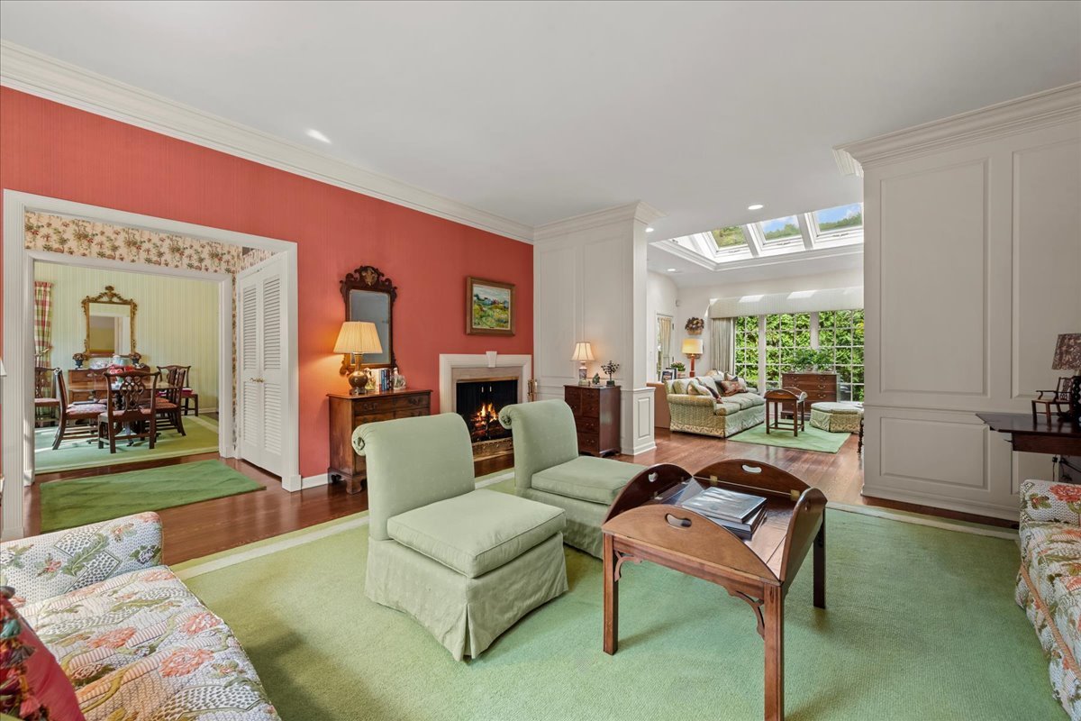 381 Linden Street Property Photo 6