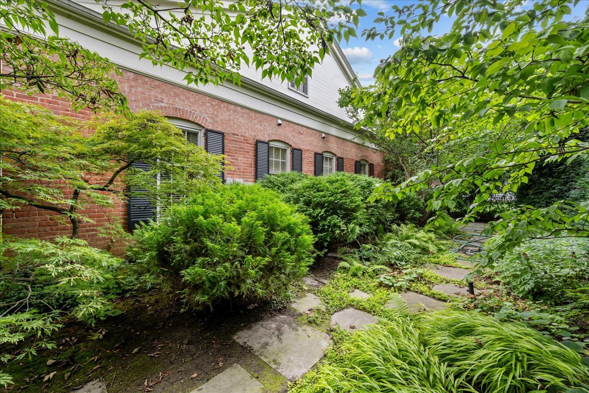 381 Linden Street Property Photo 32