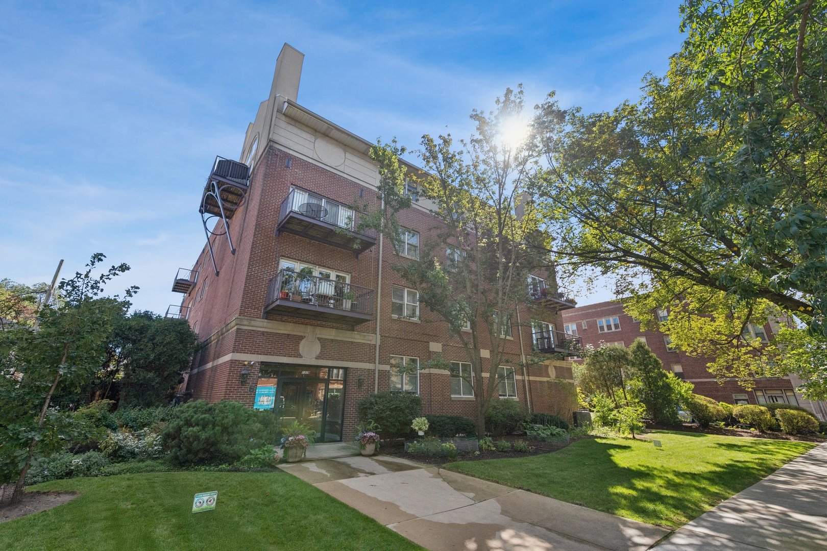 1319 Chicago Avenue 305 Property Photo 1