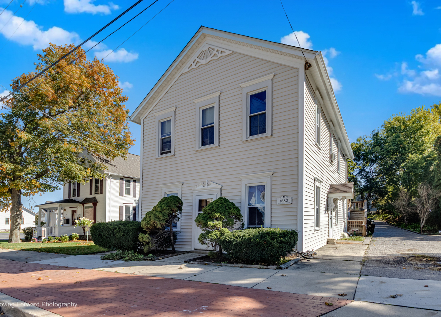 327 Jefferson Street Property Photo 1