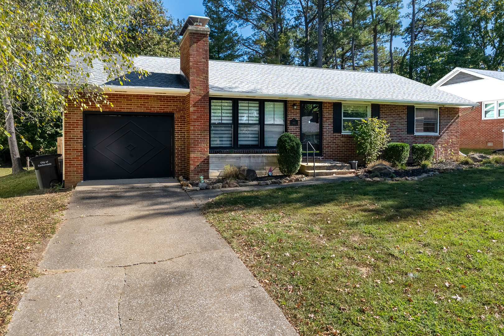 805 S Skyline Drive Property Photo 1