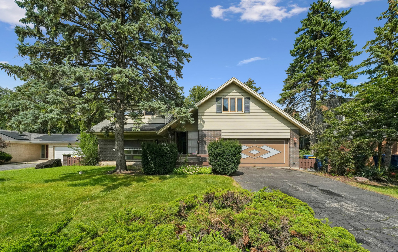 2720 Appletree Lane Property Photo 1