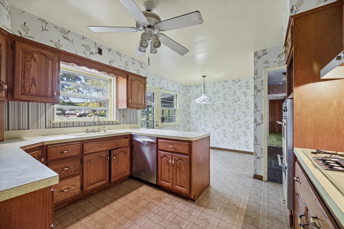 2720 Appletree Lane Property Photo 11