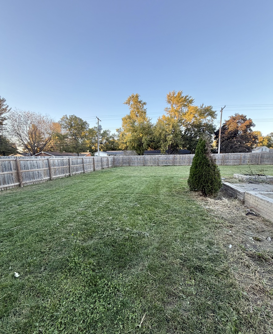 215 E James Street Property Photo 5