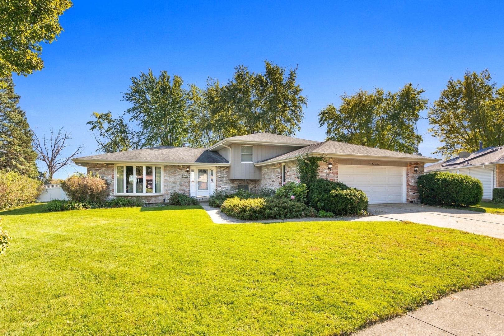 210 S Menominee Drive Property Photo 1