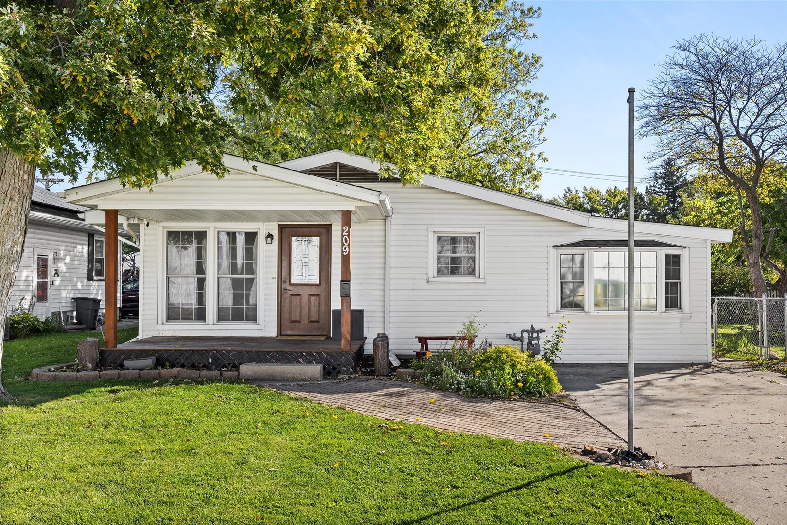209 Iowa Avenue Property Photo 1