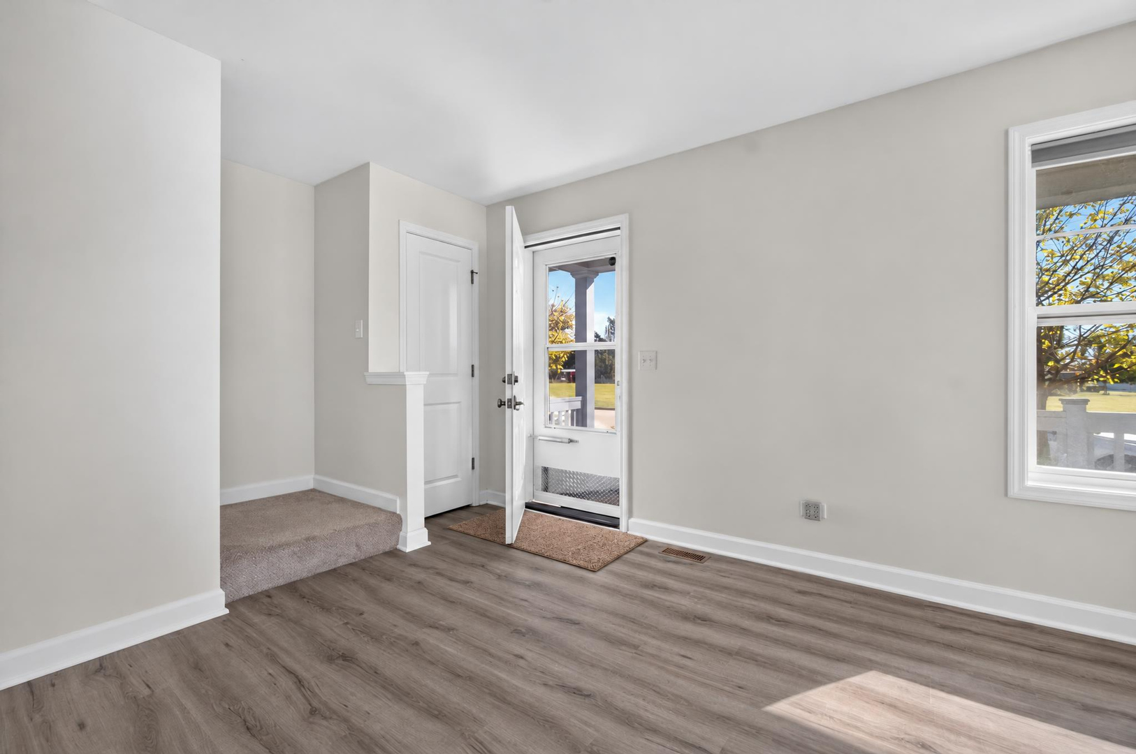 63 E Robinson Avenue Property Photo 4
