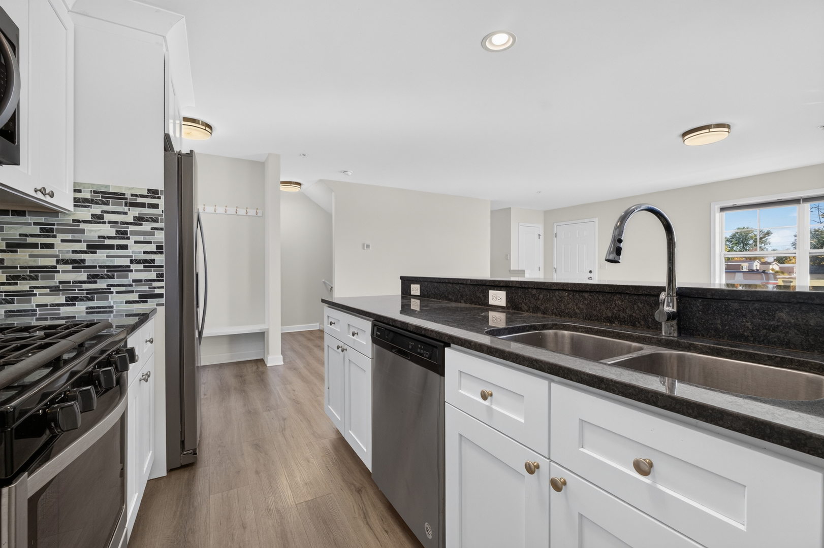 63 E Robinson Avenue Property Photo 11