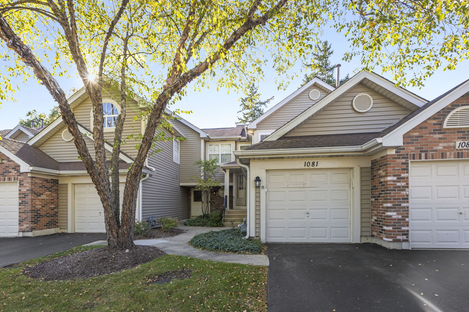 1081 Lakewood Circle Property Photo 1
