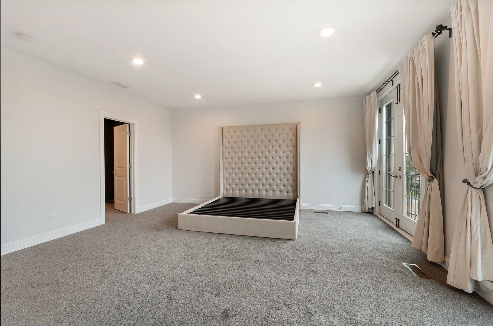16w530 Bluff Road Property Photo 12