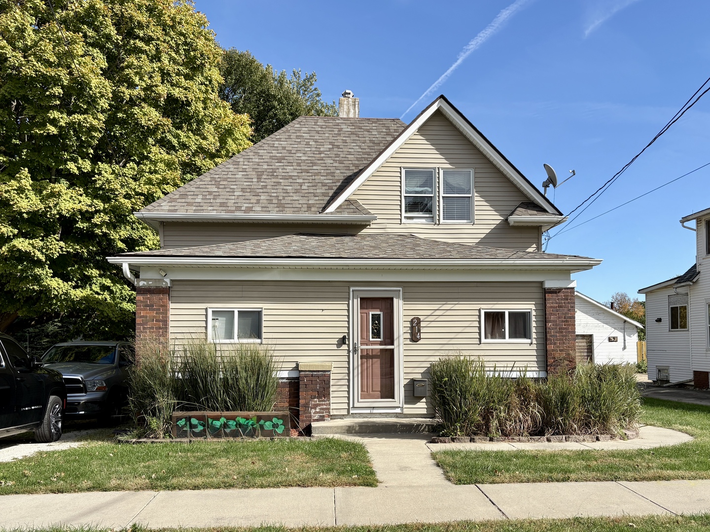214 S Cottage Street Property Photo 1