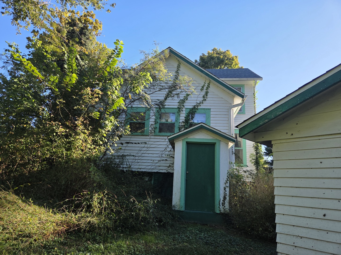 257 Olmsted Road Property Photo 5