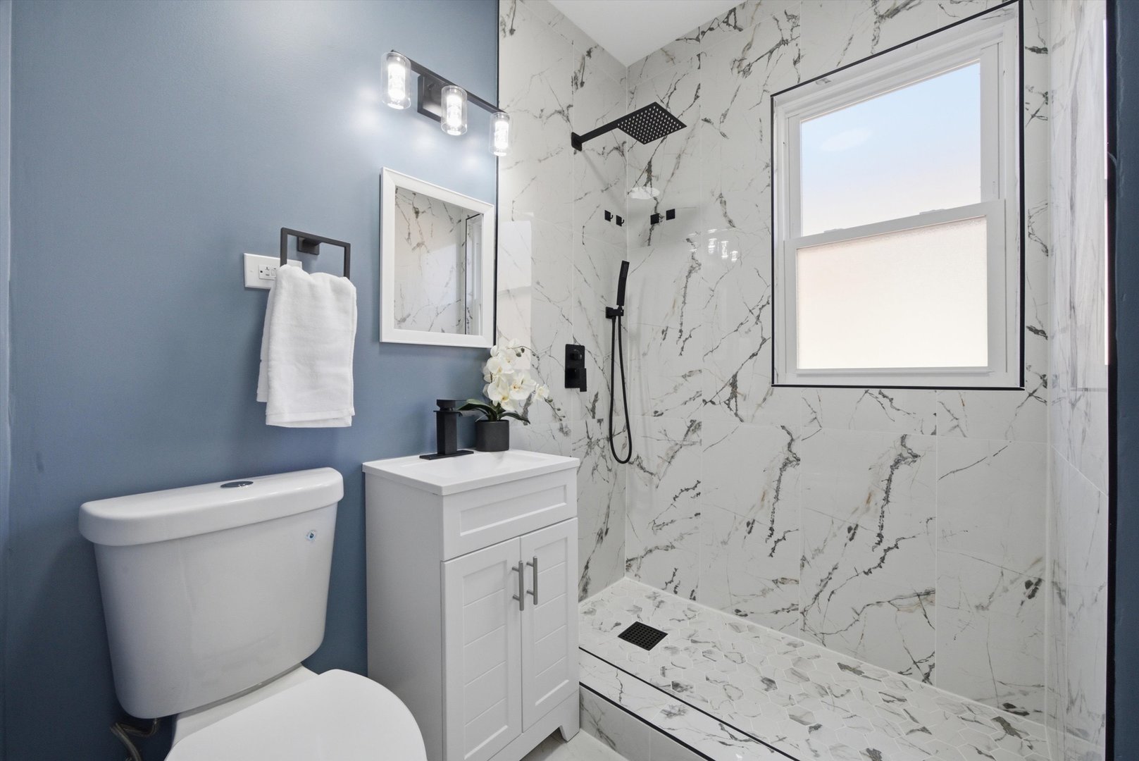 3315 W 61st Street Property Photo 9